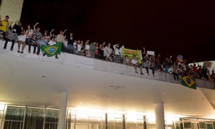 Ensaio Sobre a Estranheza: Impressões Sobre os Protestos Recentes No Brasil – Roseane Xavier