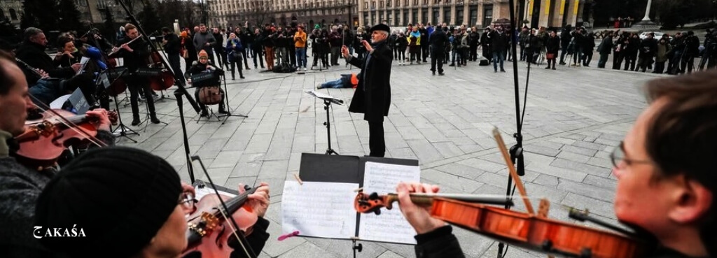 Orquestra de Kiev toca em pleno ataque da Ucrânia pela Rússia.