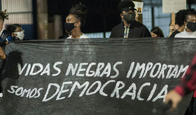 Um convite à reflexão sobre a contemporaneidade do Brasil*