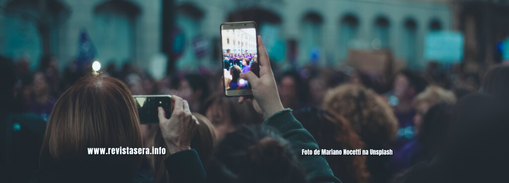 Democracia e mídia social