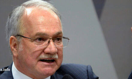 Acima de qualquer suspeita – Editorial