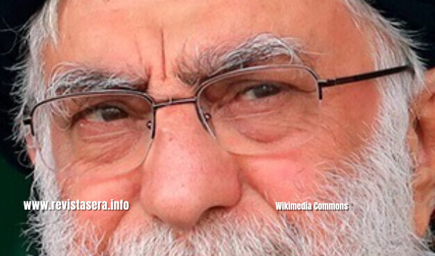 Aiatolá Khamenei, herói ou tirano?